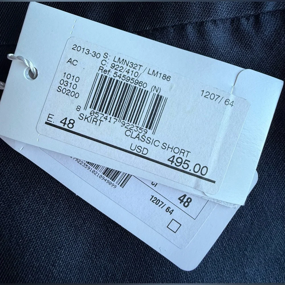 Armani Collezioni Classic Short Black Skirt Size 12 NWT